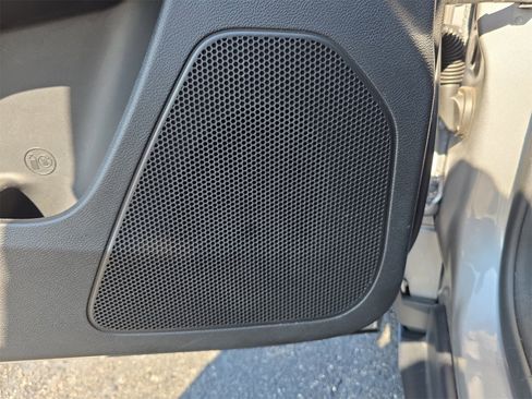 Used 2021 Jeep Cherokee Latitude Plus image 15