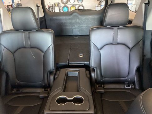 Used 2023 Honda Pilot Touring image 14