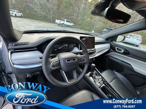 Used 2024 Jeep Compass Limited image 2