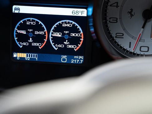 Used 2010 Ferrari 458 Italia Coupe RWD image 37
