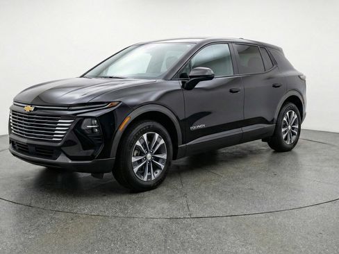 Used 2025 Chevrolet Equinox LT image 3