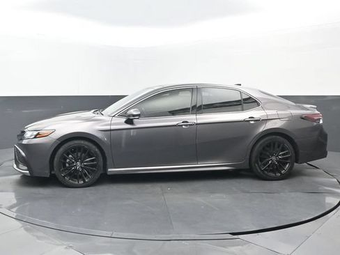 Used 2022 Toyota Camry XSE FWD image 7