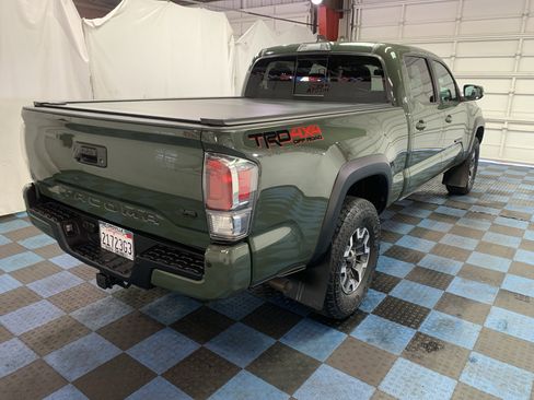Used 2022 Toyota Tacoma TRD Off-Road w/ Technology Package image 5