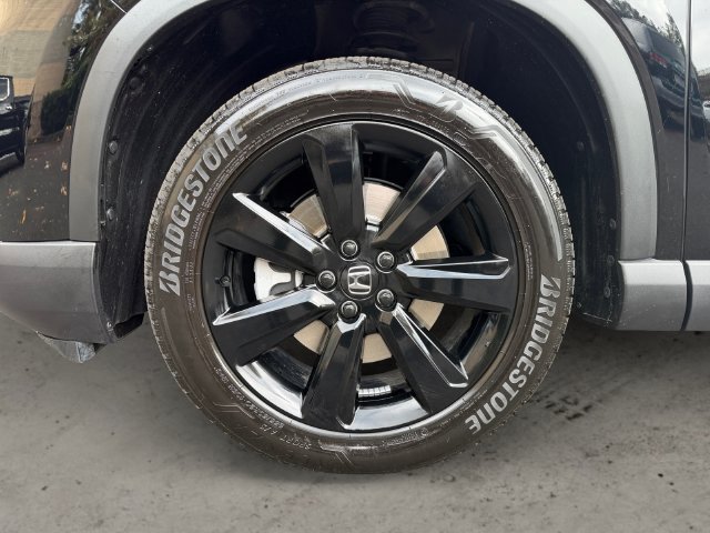 Used 2025 Honda Pilot Black Edition image 9