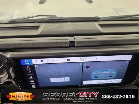 New 2025 Jeep Gladiator Sport image 19