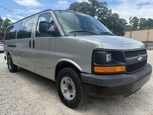 Used 2005 Chevrolet Express 3500 Extended Passenger RWD image 1