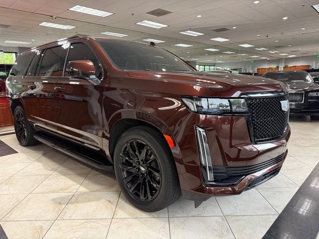 Used 2023 Cadillac Escalade ESV Sport w/ LPO, ONYX Package AWD/4WD image 2