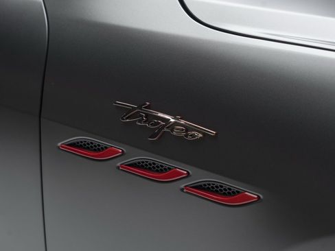 Used 2022 Maserati Ghibli Trofeo image 57