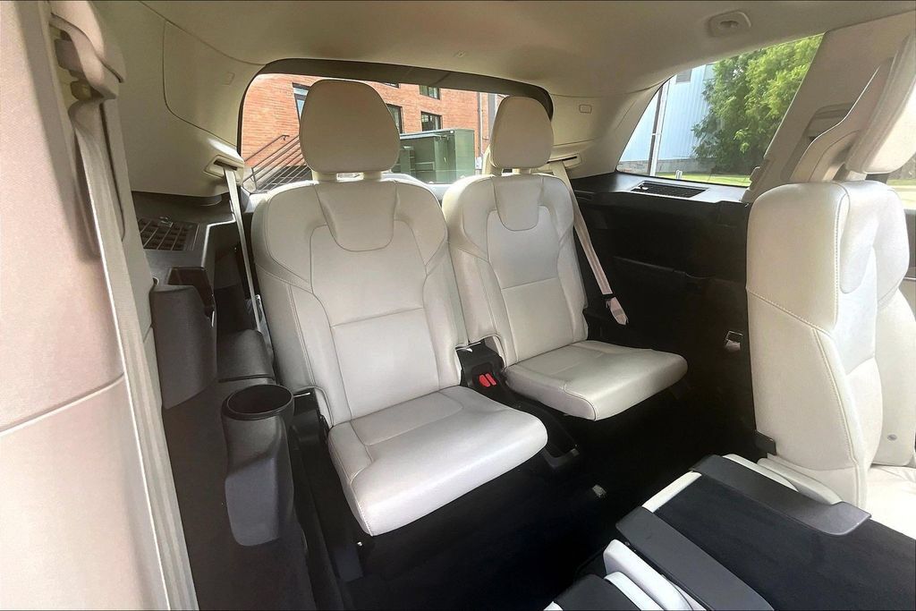 Used 2025 Volvo XC90 B6 Plus w/ Protection Package Premier AWD/4WD image 38