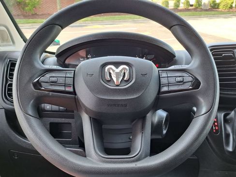 Used 2025 RAM ProMaster 2500 w/ Convenience Group FWD image 9