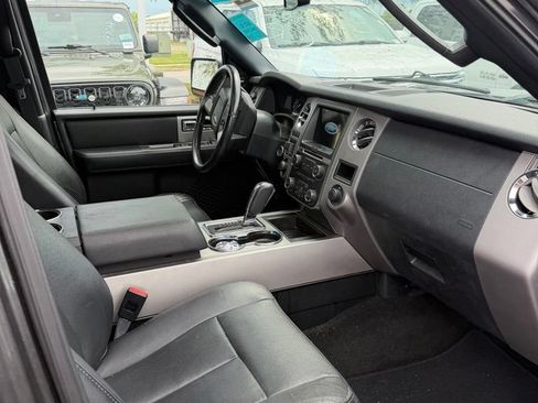Used 2017 Ford Expedition EL Limited w/ Equipment Group 301A AWD/4WD image 9