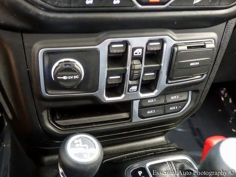 Used 2021 Jeep Wrangler Unlimited Sahara w/ Dual Top Group image 17