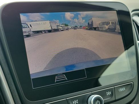 Used 2025 Chevrolet Malibu LT FWD image 30