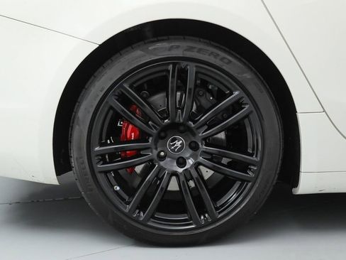 Certified 2023 Maserati Ghibli Modena RWD image 23