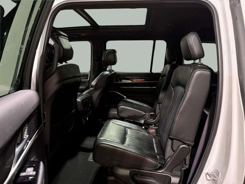 Used 2022 Jeep Wagoneer Series I w/ Premium Group I AWD/4WD image 24
