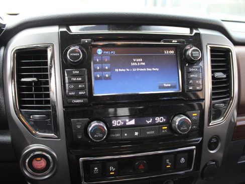 Used 2017 Nissan Titan Platinum Reserve RWD image 22