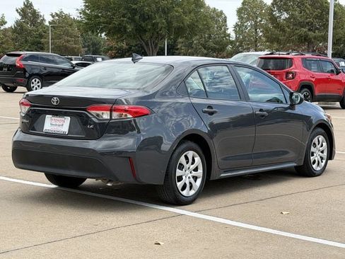 Used 2025 Toyota Corolla LE FWD image 4