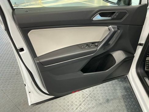 Used 2021 Volkswagen Tiguan SE R-Line image 48