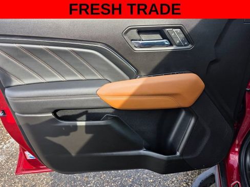 Used 2025 GMC Canyon AT4 w/ Technology Plus Package image 30