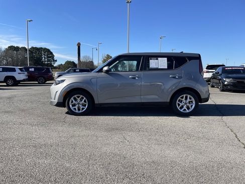 Used 2023 Kia Soul LX w/ Option Group 015 image 4
