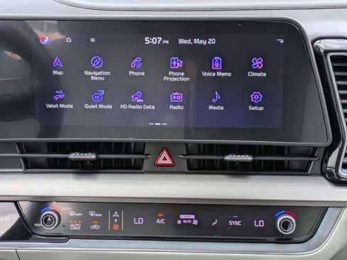 Used 2024 Kia Sportage EX FWD image 14