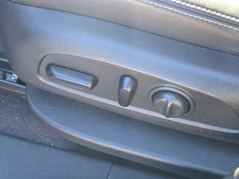 Used 2022 GMC Terrain SLT image 26