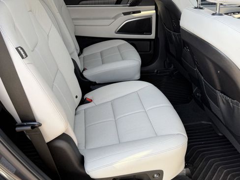 Used 2024 Kia Telluride SX w/ Towing Package image 28