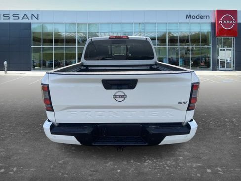 Certified 2024 Nissan Frontier SV w/ SV Convenience Package RWD image 6