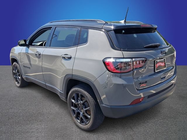 Used 2023 Jeep Compass Latitude w/ Sun and Sound Group AWD/4WD image 6