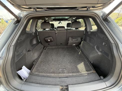 Used 2024 Volkswagen Tiguan SE R-Line image 15