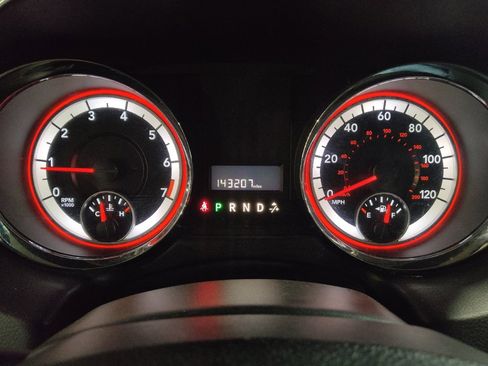 Used 2017 Dodge Grand Caravan SXT FWD image 23