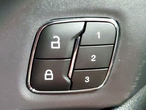 Used 2024 Ford Expedition Max XLT image 27