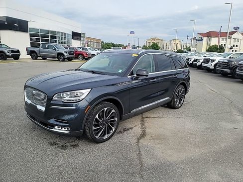 Used 2022 Lincoln Aviator Reserve w/ Equipment Group 201A AWD/4WD image 3
