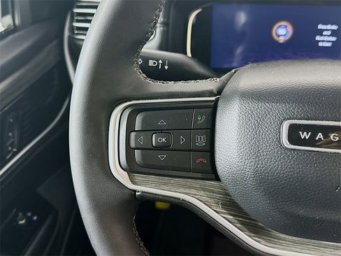 Used 2024 Jeep Wagoneer L Series II w/ Flexible Seating Group image 25