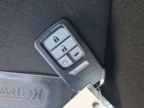 Used 2025 Honda Civic Sport image 32