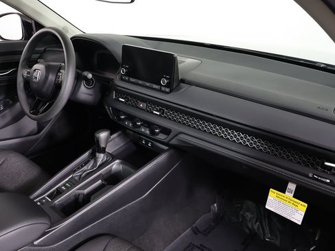 Certified 2025 Honda Accord SE image 28
