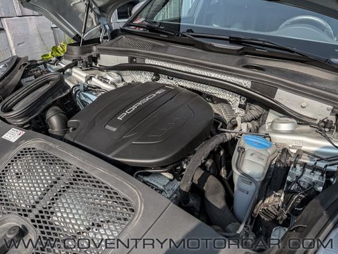 Used 2018 Porsche Macan Sport Edition AWD/4WD image 16