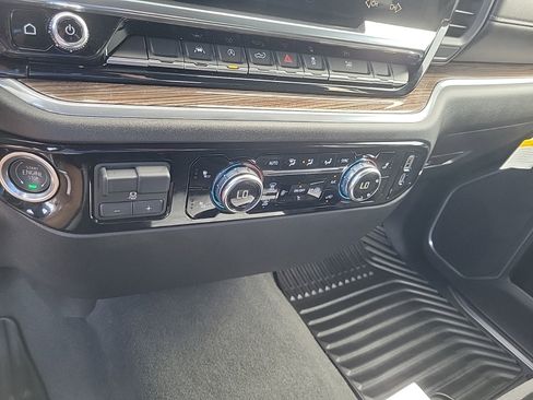 New 2026 GMC Sierra 1500 Elevation image 17