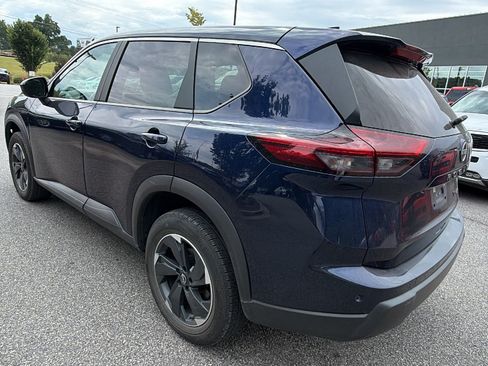 Used 2024 Nissan Rogue SV AWD/4WD image 10