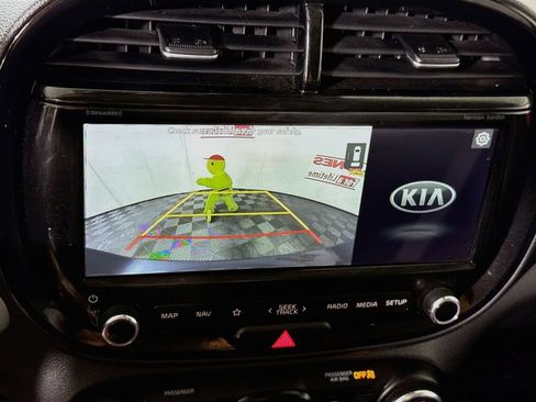 Used 2021 Kia Soul Turbo FWD image 6