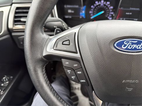 Used 2018 Ford Fusion SE w/ Fusion SE Technology Package FWD image 28