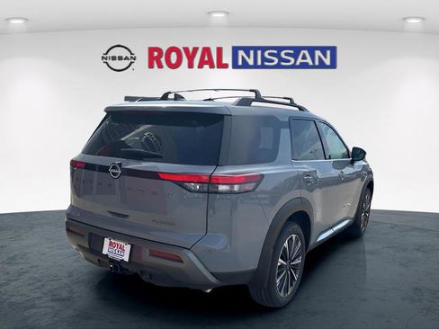 New 2026 Nissan Pathfinder Platinum FWD image 7