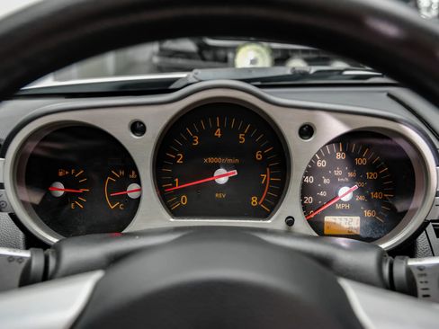 Used 2005 Nissan 350Z Touring RWD image 18
