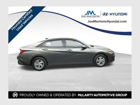 Used 2025 Hyundai Elantra SE FWD image 1