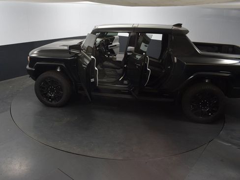 New 2025 GMC Hummer EV 2X w/ LPO, Dark Essentials Package image 57