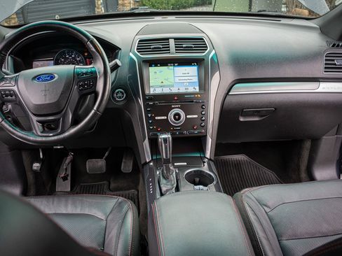 Used 2017 Ford Explorer Sport image 26