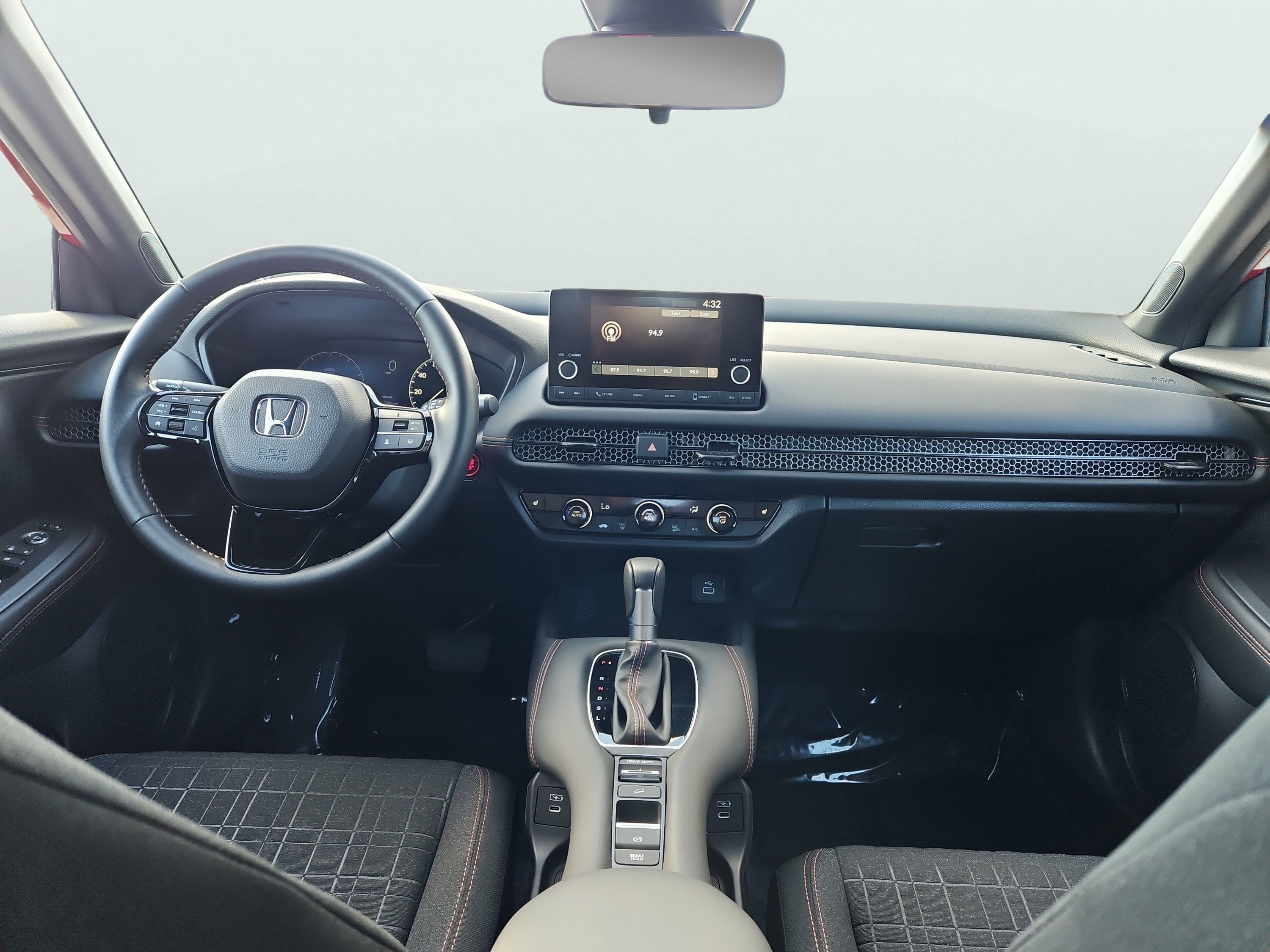 Certified 2025 Honda HR-V Sport image 3