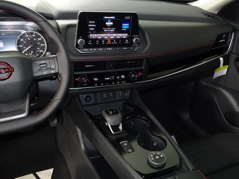 New 2026 Nissan Rogue SV image 8