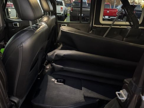 Certified 2021 Jeep Wrangler Unlimited Sahara image 15