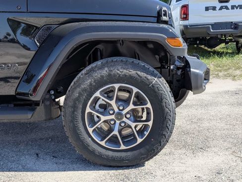 New 2026 Jeep Gladiator Sport AWD/4WD image 11